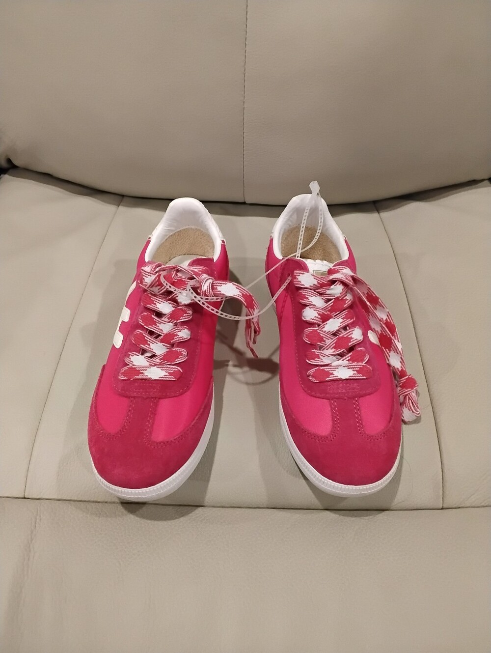 NWOT Vintage Havana Crisp 15 Hot Pink Pop Sneakers 7